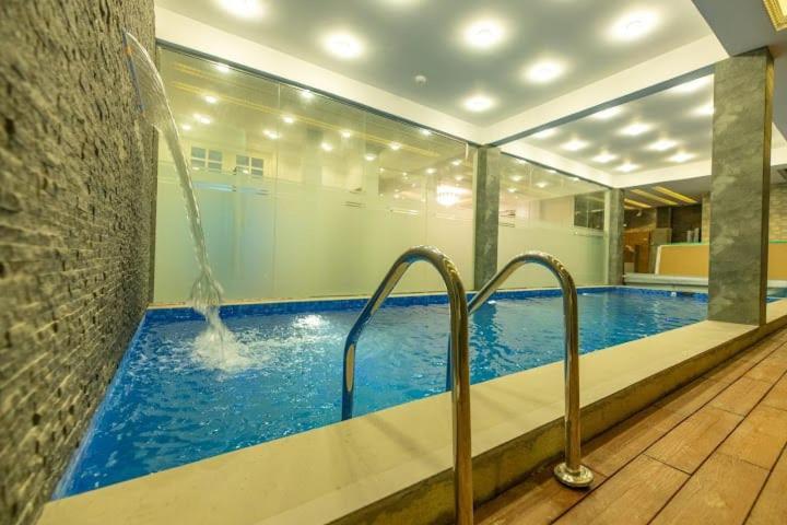 High Garden Hotel Нувара-Элия Экстерьер фото