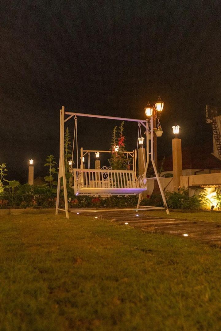 High Garden Hotel Нувара-Элия Экстерьер фото